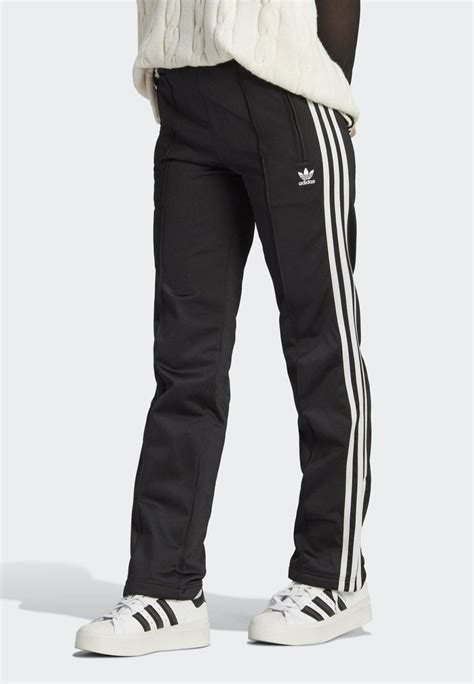 adidas verryttelyhousut